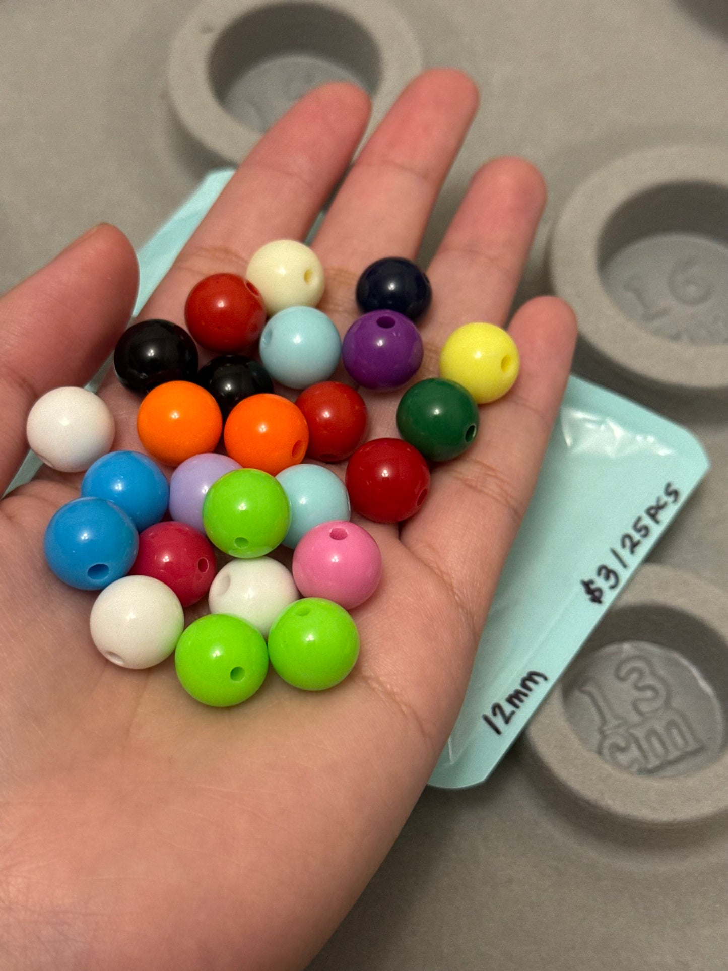 Round beads, Random colors