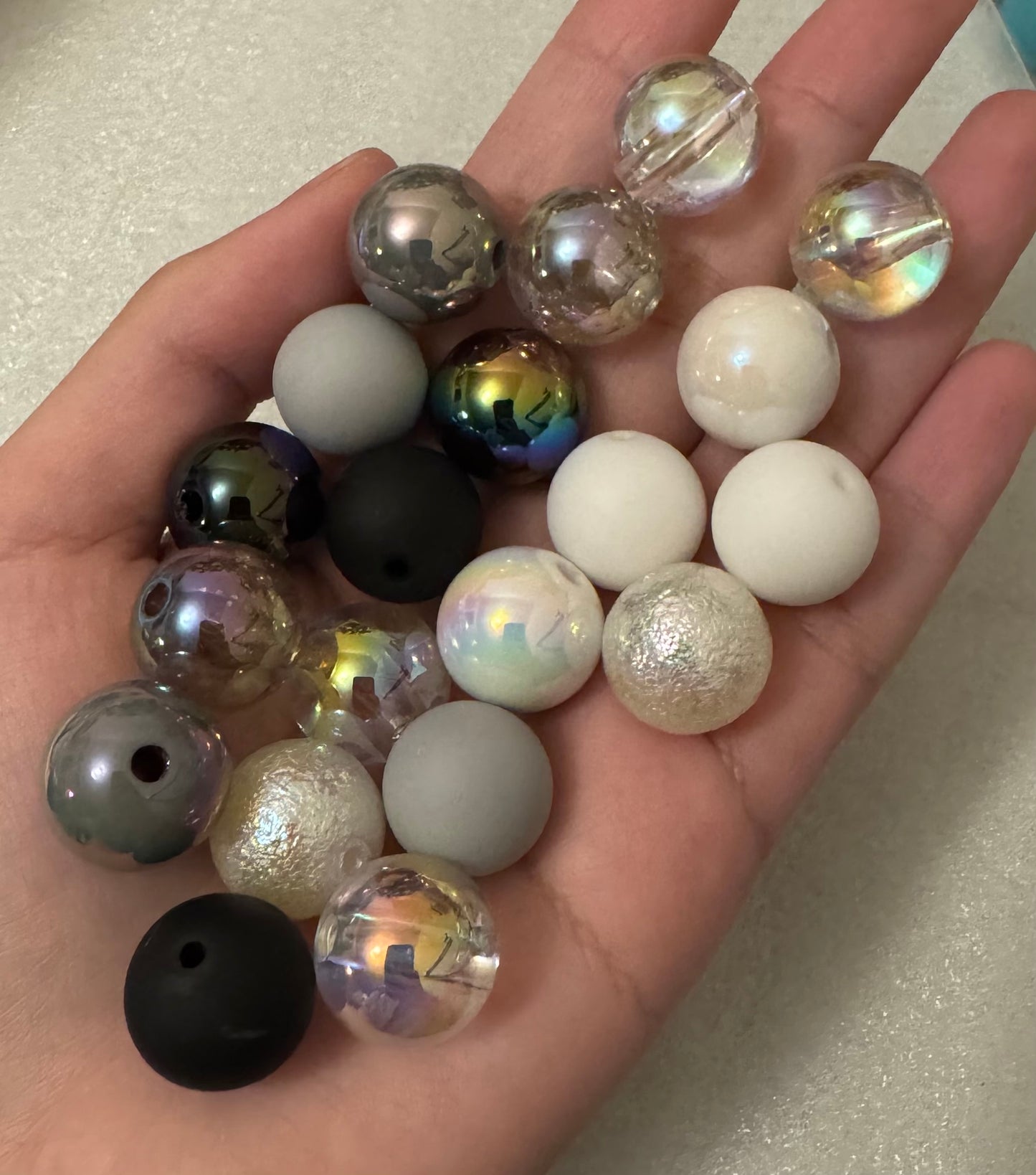 16mm Mix beads (20 pcs)