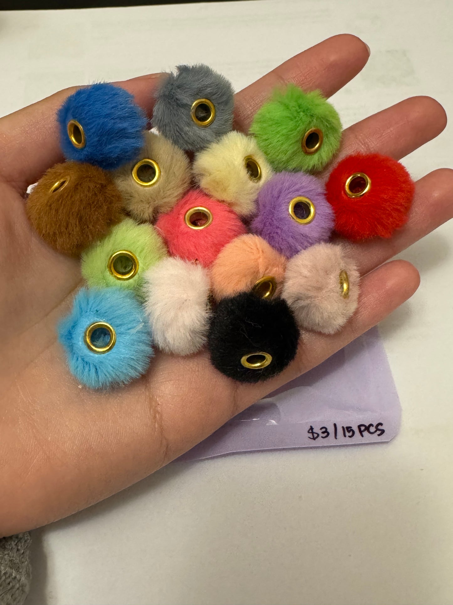 20mm Fur beads ( 15pcs-Random Color)