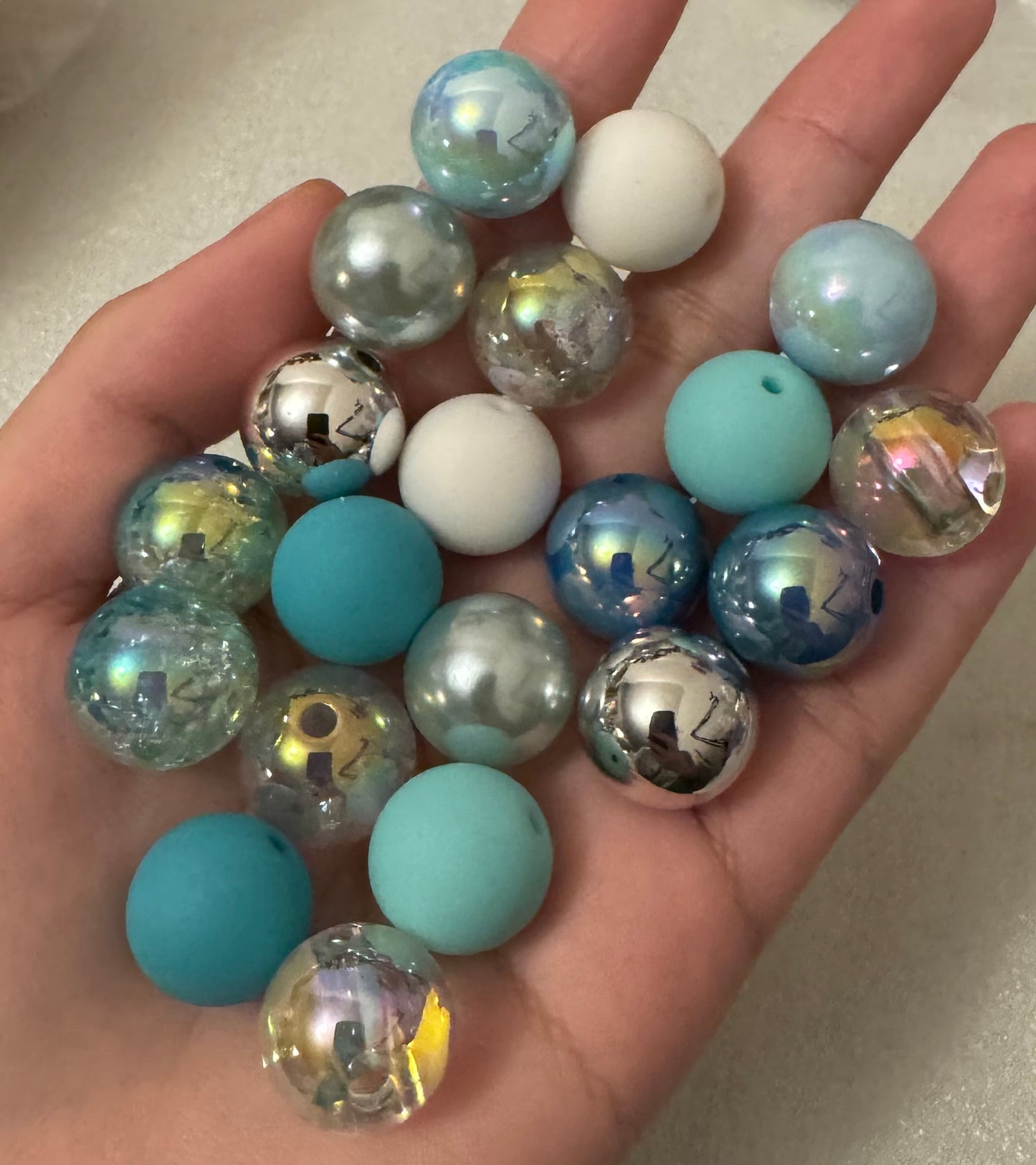 16mm Mix beads (20 pcs)