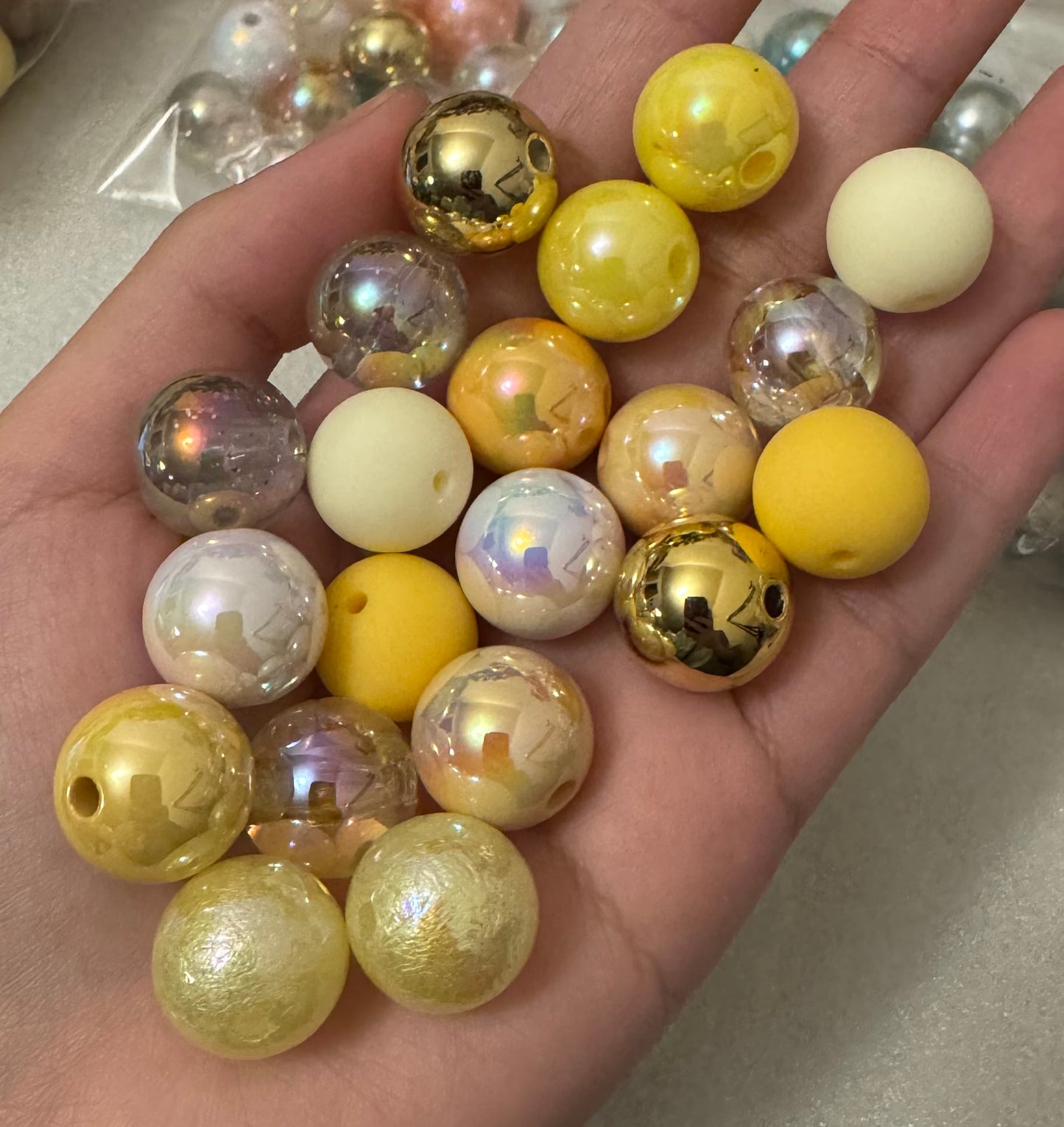 16mm Mix beads (20 pcs)