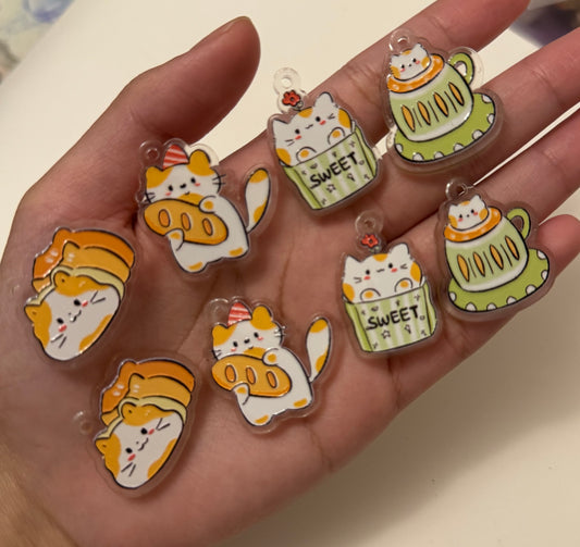 Cat beads pendants/tags (8pcs)